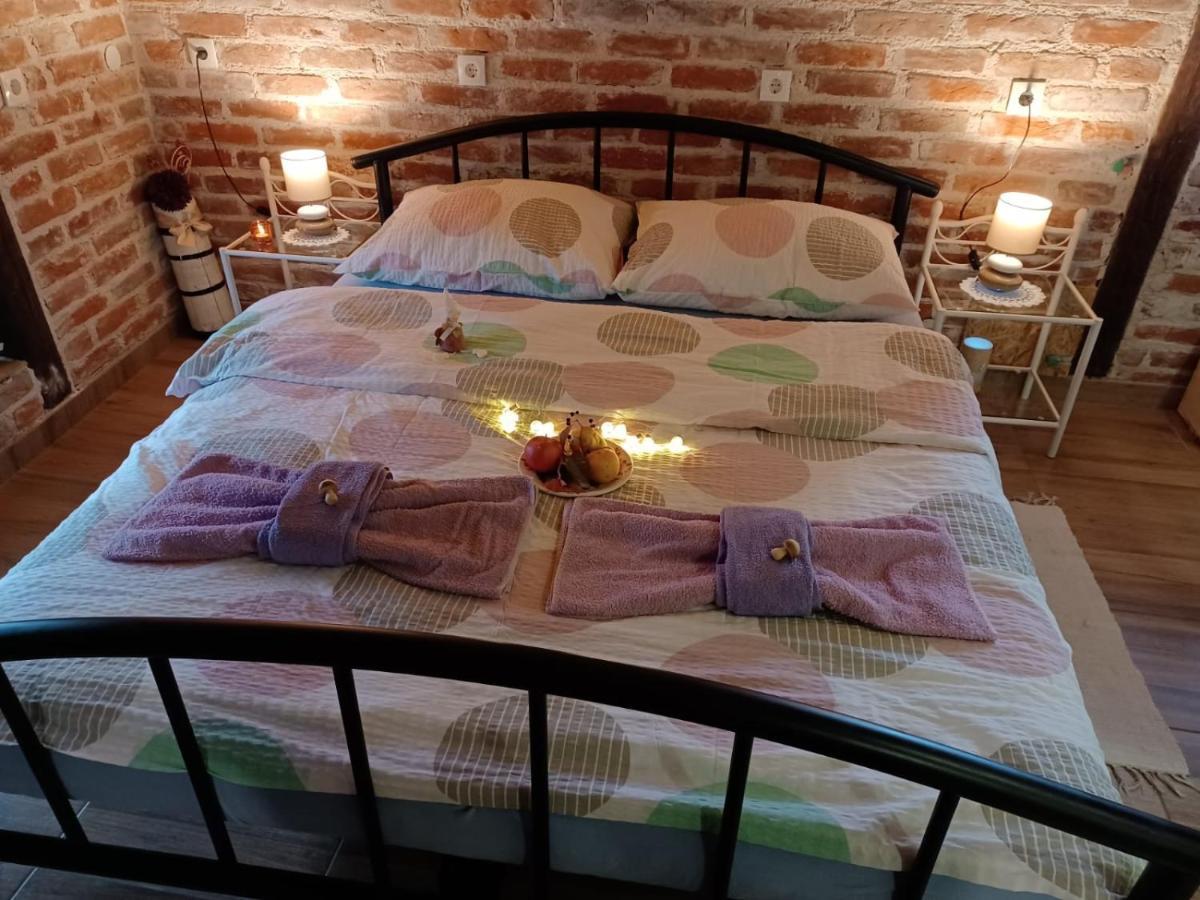 Apartment Ada Bed & Breakfast Gračac Buitenkant foto