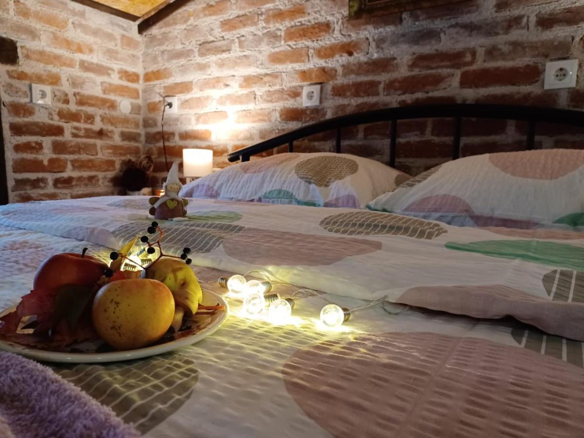 Apartment Ada Bed & Breakfast Gračac Buitenkant foto