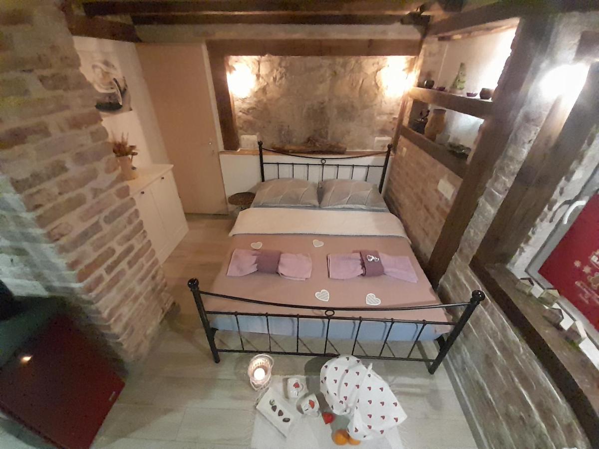 Apartment Ada Bed & Breakfast Gračac Buitenkant foto