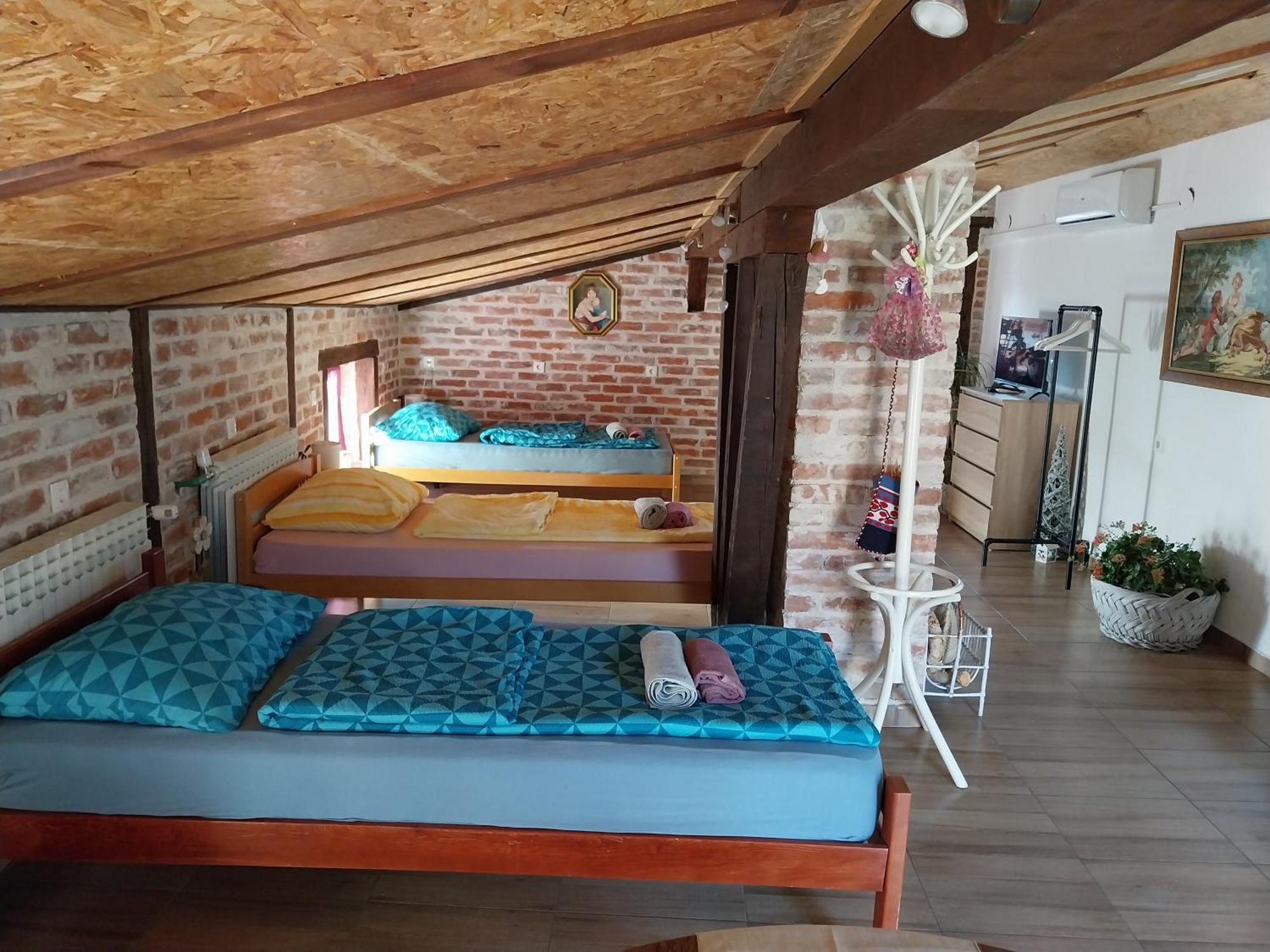 Apartment Ada Bed & Breakfast Gračac Buitenkant foto