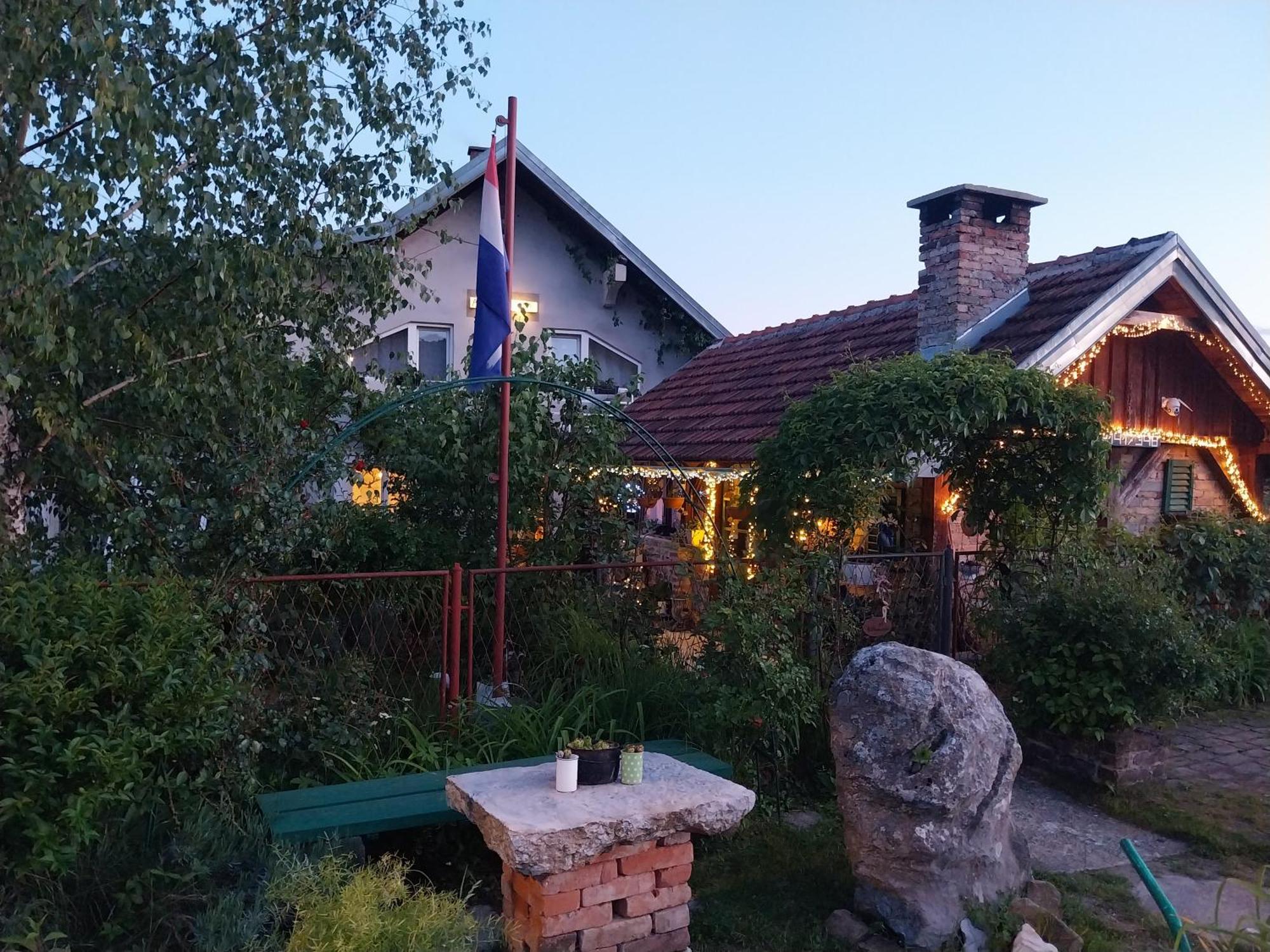 Apartment Ada Bed & Breakfast Gračac Buitenkant foto