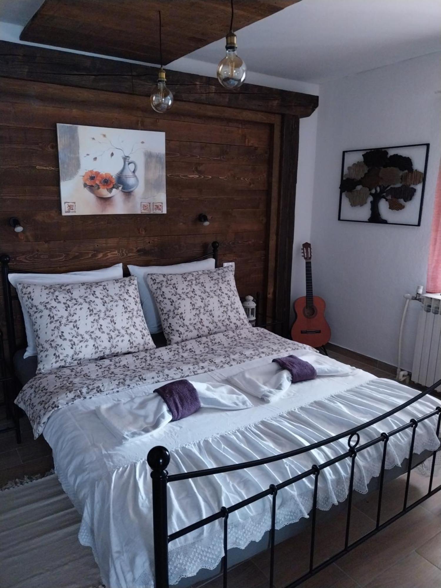 Apartment Ada Bed & Breakfast Gračac Kamer foto