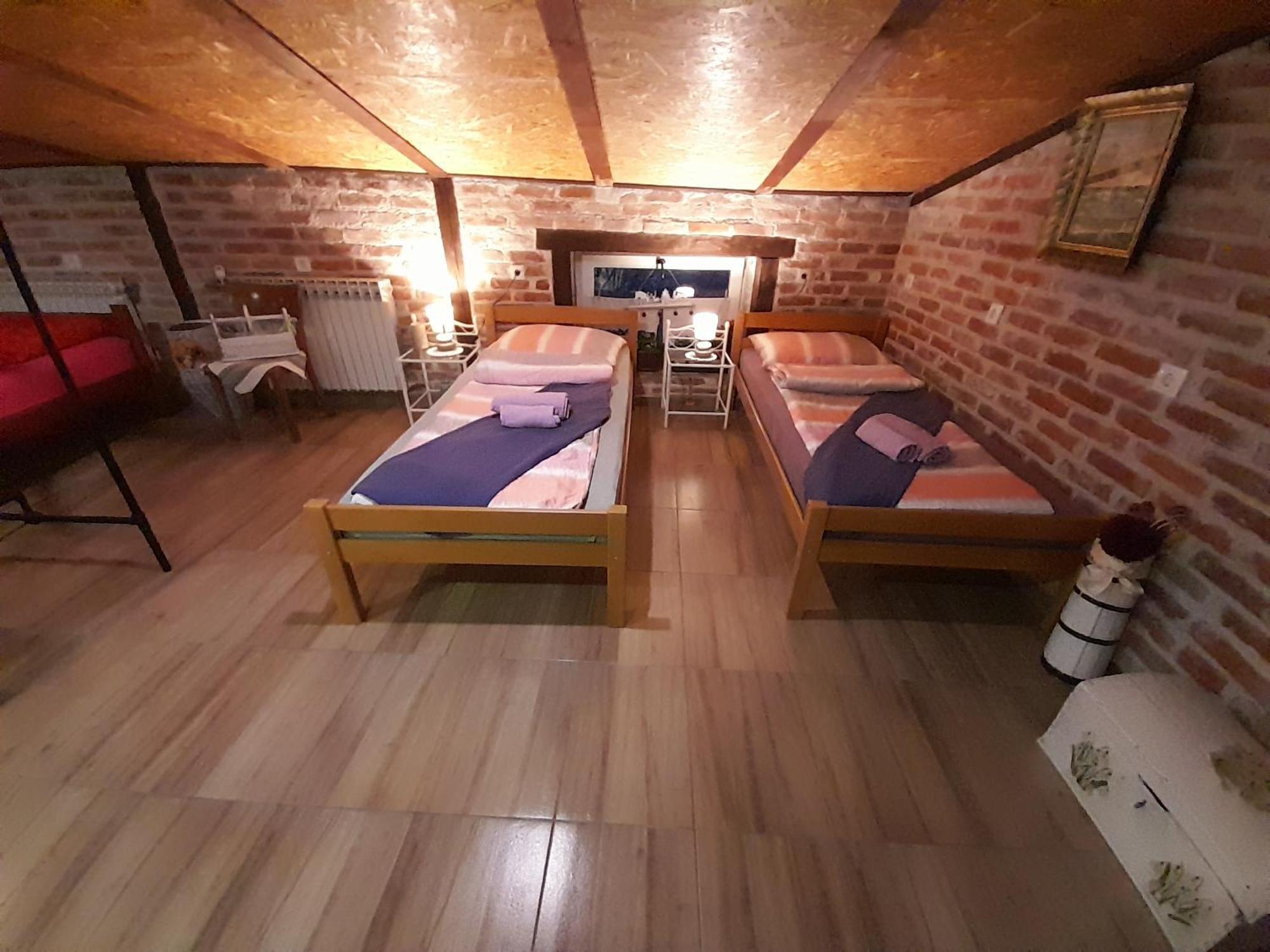 Apartment Ada Bed & Breakfast Gračac Kamer foto