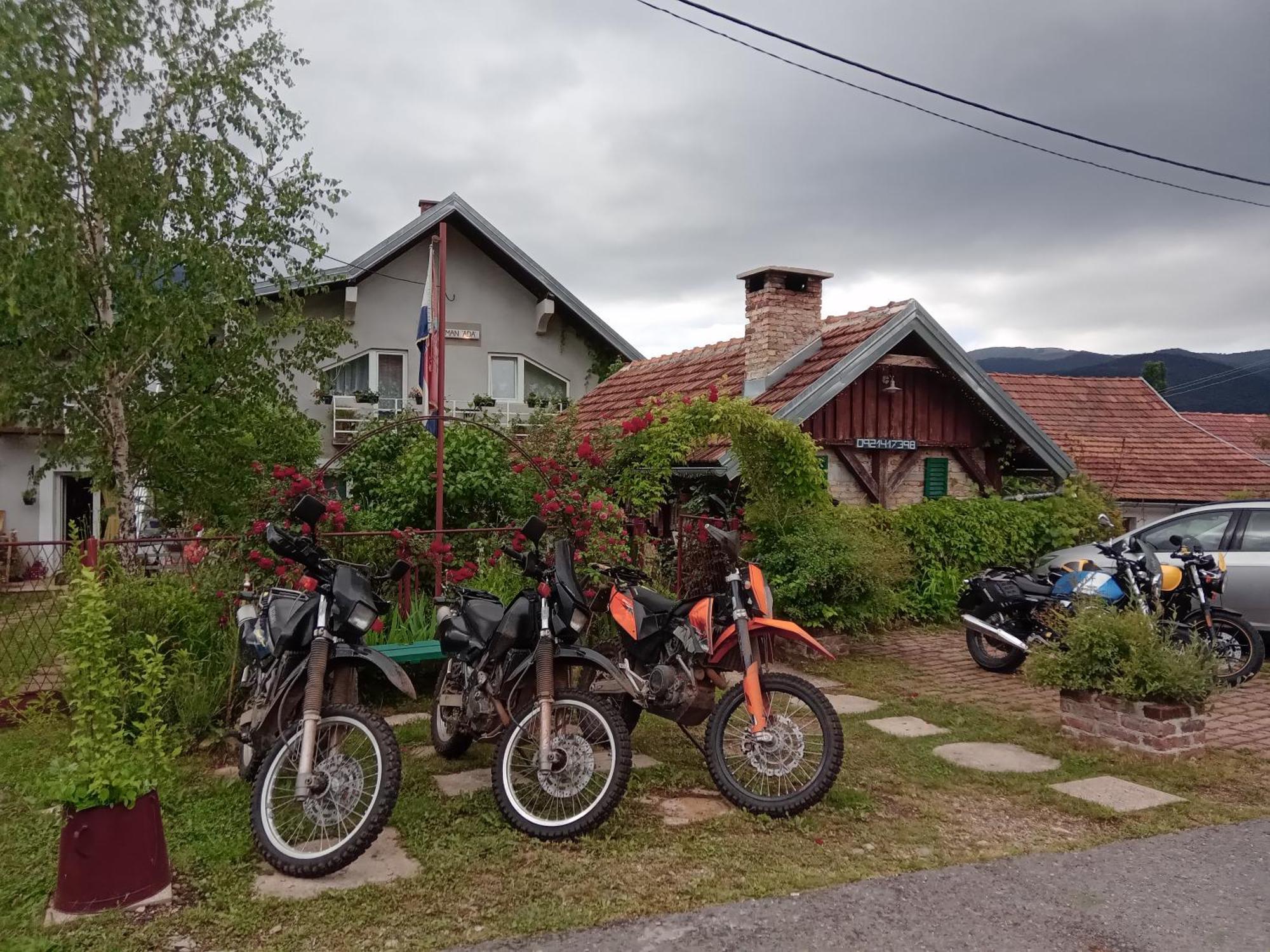 Apartment Ada Bed & Breakfast Gračac Buitenkant foto